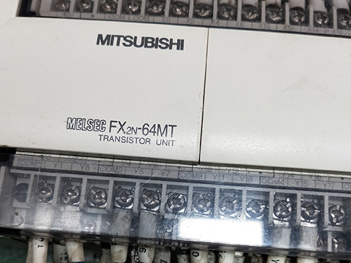 三菱PLC可編程控制器工控板型號(hào)FX2N-64MT-001三菱編程系統(tǒng)